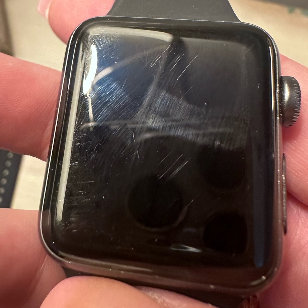 Apple Watch Series 3 38mm, Aluminum Case - Picture 5 of 10